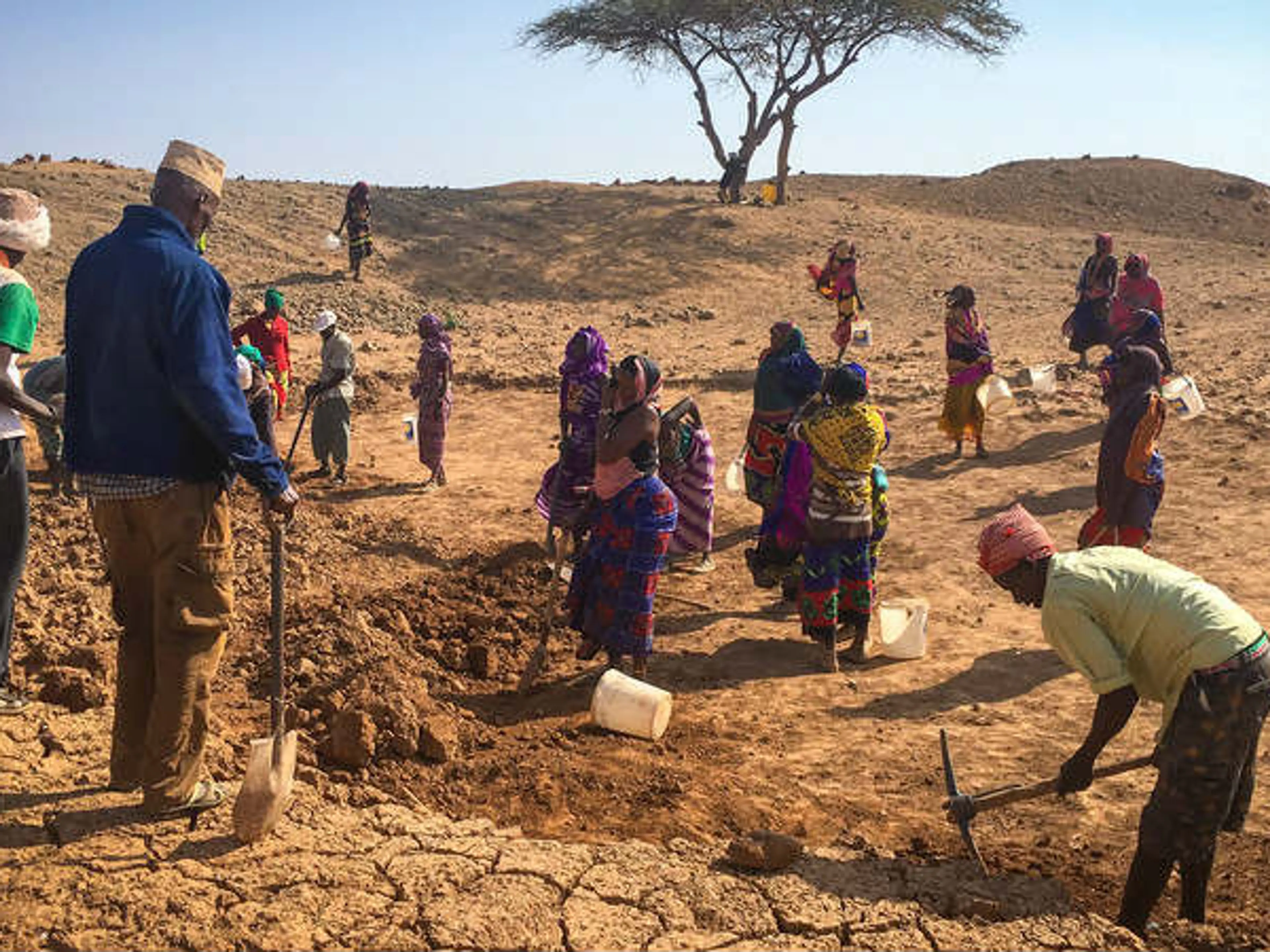 Africa - Kenya - People digging a bore hole in Kenya