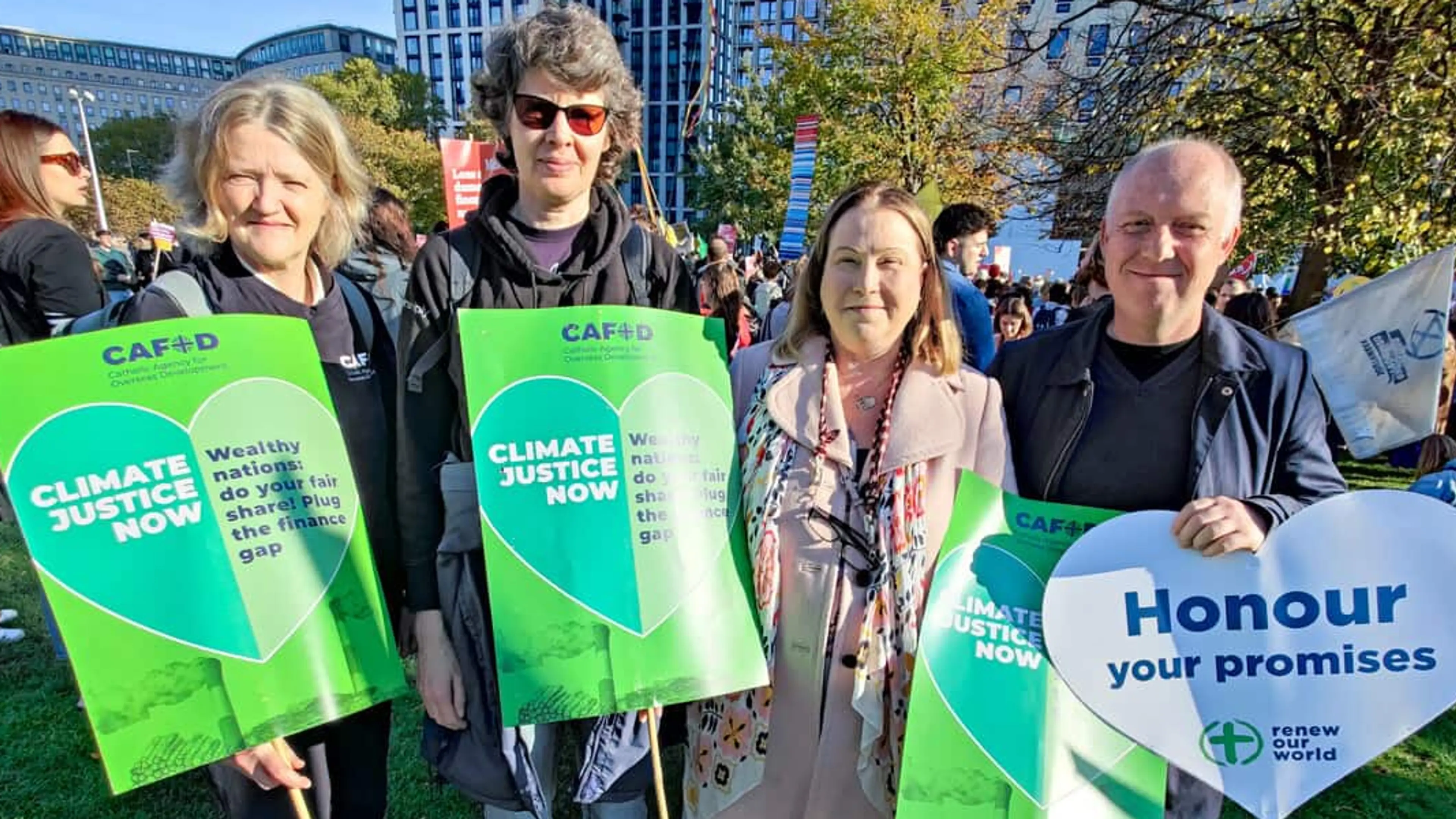 UK - Southwark - Climate campaigners at COP27 march